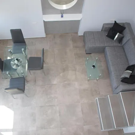 Apartahotel Attic 3*