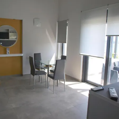 Apartahotel Attic Agia Anna (Evia)