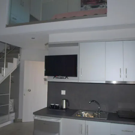 Attic Apartahotel