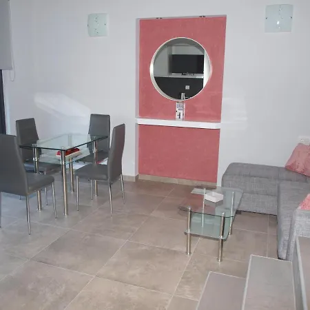 Apartahotel Attic 3*