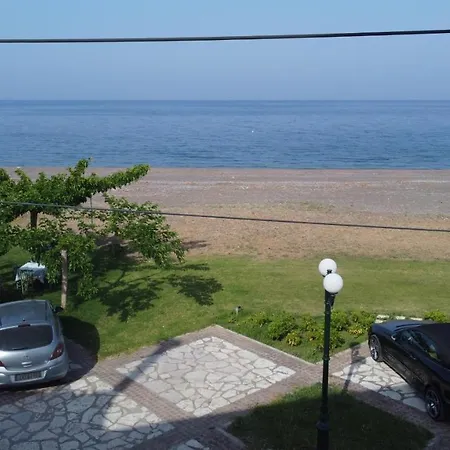 Attic Aparthotel Agia Anna (Evia)